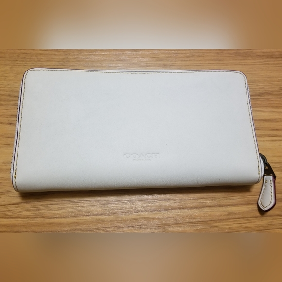 Coach Mickey Wallet - Picture 5 of 7